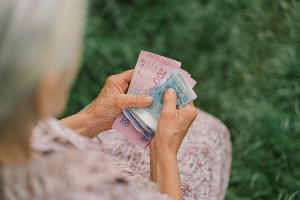 В Украине не будет осенней индексации пенсий, но пенсионеры получат дополнительные надбавки