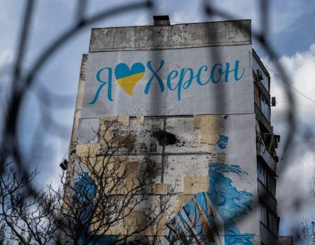 Обстрелы оставили жителей херсонского района без моста и условий для жизни
