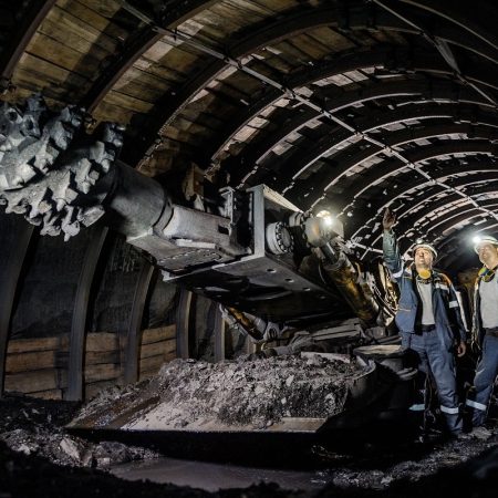 Российский обстрел в Донецкой области оставил 148 шахтеров под землей