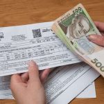 Пенсионеры могут получить скидки на коммунальные услуги: как оформить