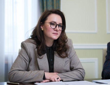 Кабмин анонсировал увеличение зарплат врачей: с 2026 года базовые выплаты могут достичь 35 тысяч гривен