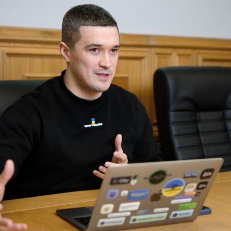 В Украине запускаются новые цифровые проекты: электронный суд, «Дія.Офіс» и интернет на железных дорогах
