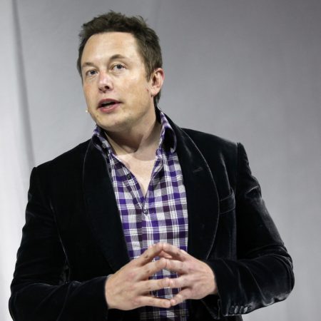 Илон Маск подает в суд на Apple и OpenAI из-за антиконкурентной сделки