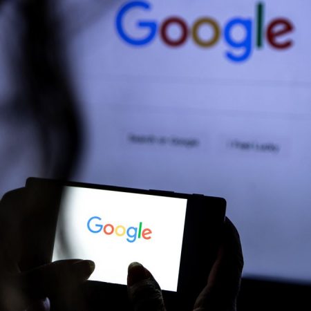 Google запускає нову хвилю безплатних курсів для українців з теми штучного інтелекту