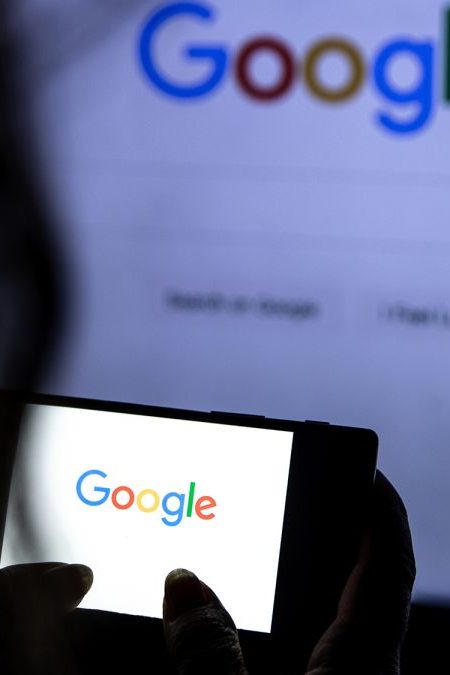 Google запускає нову хвилю безплатних курсів для українців з теми штучного інтелекту