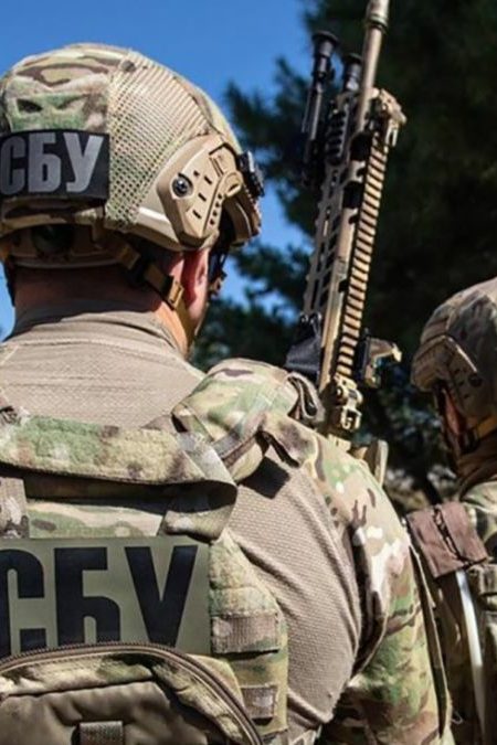 СБУ затримала зрадницю, яка збирала інформацію щодо аеродромів на заході України