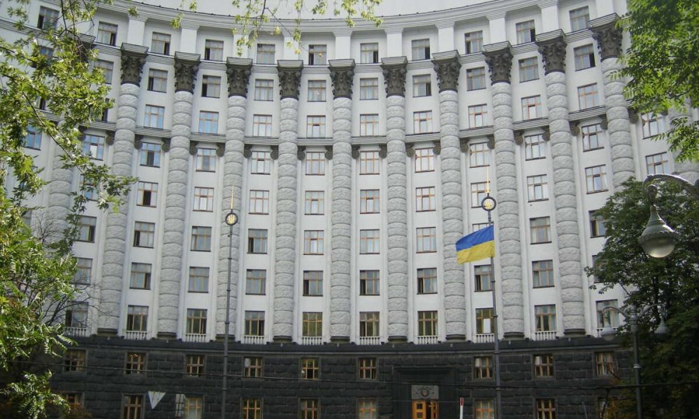 Кабмин предложил усилить наказания за незаконный выезд из Украины