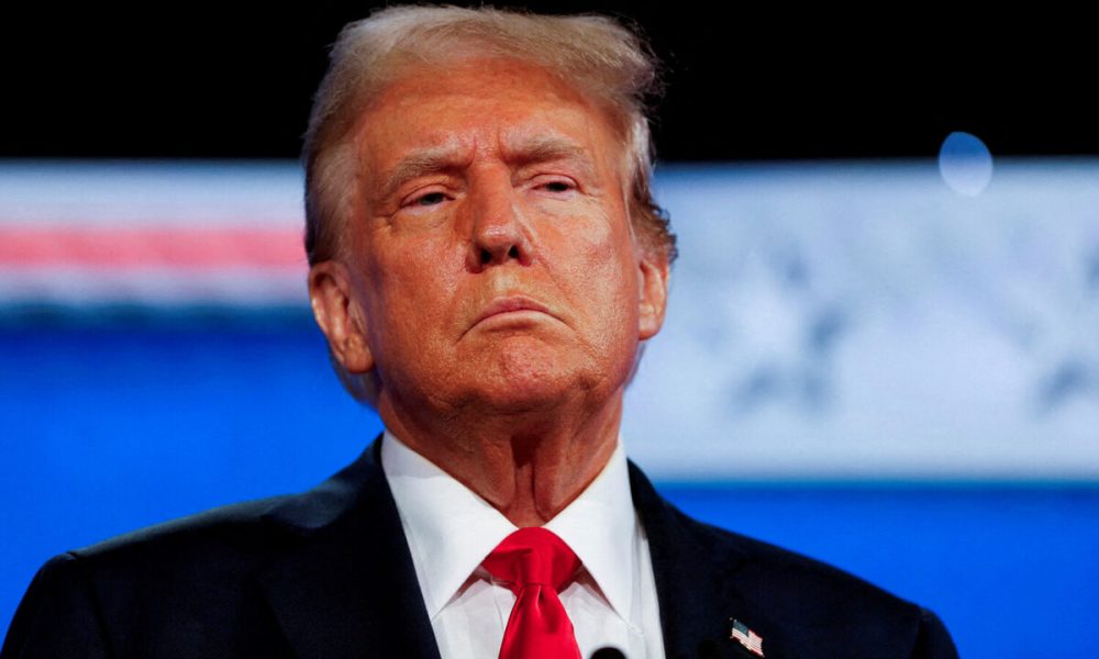 Трамп заявил о прекращении финансовой помощи Украине