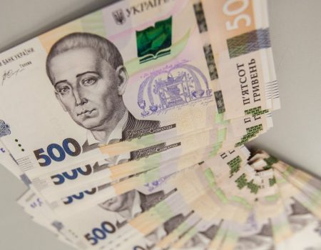 Средняя зарплата украинцев в долларах: как изменился доход с 1991 по 2025 год