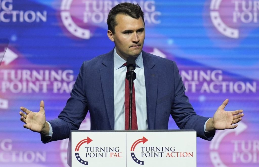 У США застрелили політика та активіста Чарлі Кірка: подробиці трагедії та розслідування