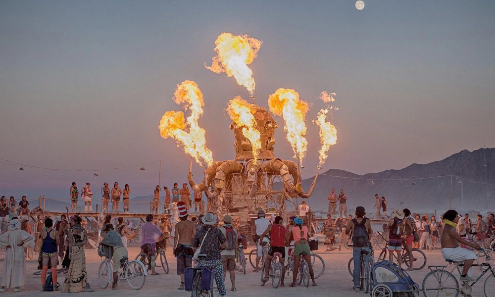 Украинские арт-объекты "Черное облако" и "Точка единения" вошли в топ на Burning Man 2025