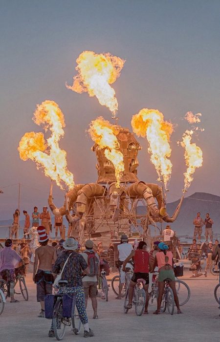 Украинские арт-объекты "Черное облако" и "Точка единения" вошли в топ на Burning Man 2025