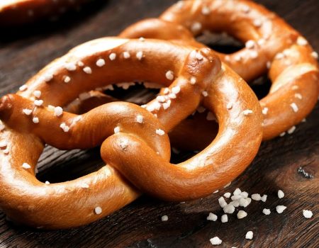 Немецкие брецели своими руками: простой рецепт для начинающих