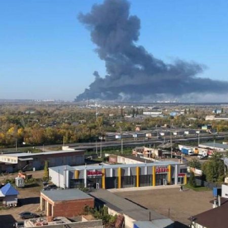 Украинские дроны атаковали нефтехимический комплекс «Газпром нефтехим Салават» в Башкортостане