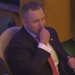 Президент Польши Кароль Навроцкий употребил снюс на Генассамблее ООН (видео)