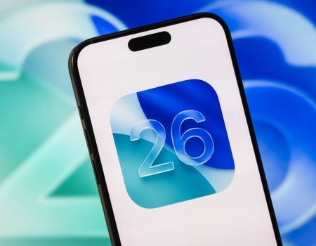 Apple выпустила первую публичную бета-версию iOS 26.1: что нового на iPhone