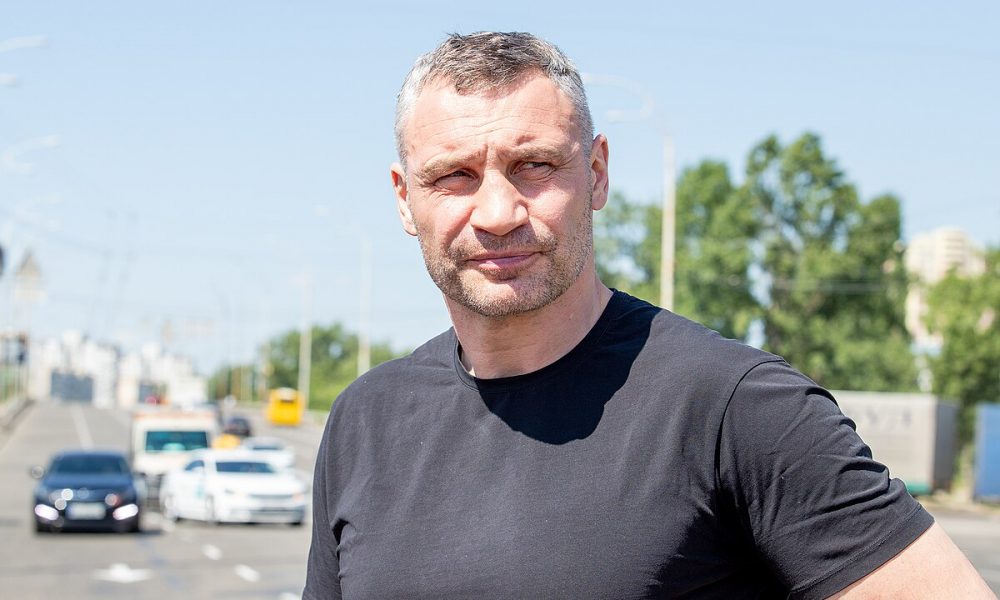Кличко потребовал от президента вернуть в Раду закон о лишении Киева 8 миллиардов