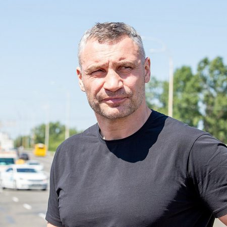 Кличко потребовал от президента вернуть в Раду закон о лишении Киева 8 миллиардов