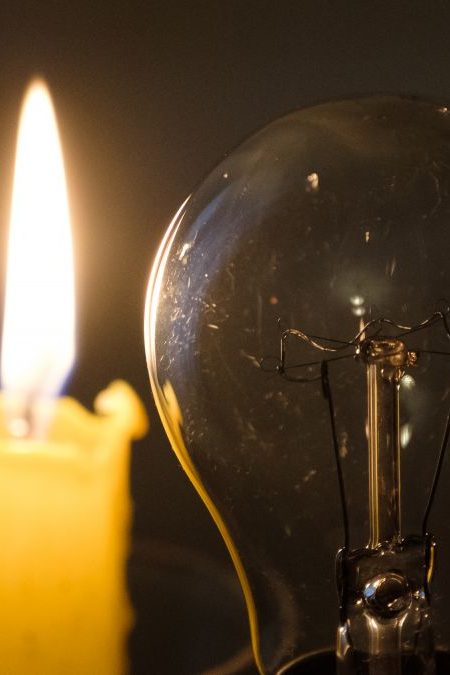 Где и почему в Украине снова нет света: отключения после 16:00