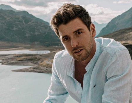 Павел Текучев: биография, карьера и личная жизнь актера сериала «Обратное направление»