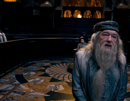 Как будет выглядеть Дамблдор в сериале "Гарри Поттер"? Появились первые кадры