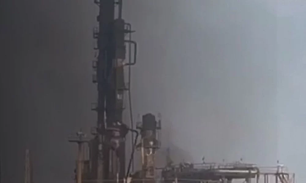 Украина атаковала крупнейший газоперерабатывающий завод и нефтеперегонную станцию России