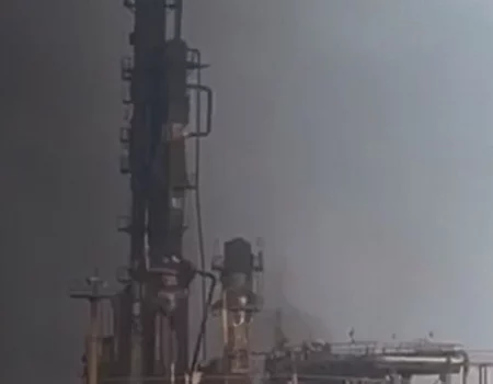 Украина атаковала крупнейший газоперерабатывающий завод и нефтеперегонную станцию России