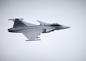 Украина закупит у Швеции истребители четвертого поколения Gripen: сколько они стоят и на что способны