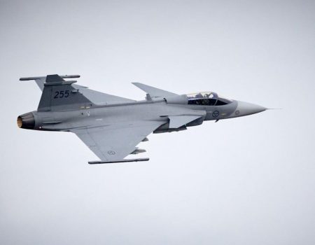 Украина закупит у Швеции истребители четвертого поколения Gripen: сколько они стоят и на что способны