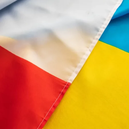 Статус UKR в Польше и выезд за границу: на сколько можно уехать, чтобы не лишиться льгот Статус UKR в Польше и выезд за границу: на сколько можно уехать, чтобы не лишиться льгот