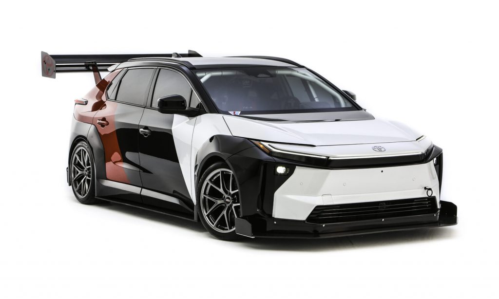 Toyota представила самый экстравагантный электромобиль