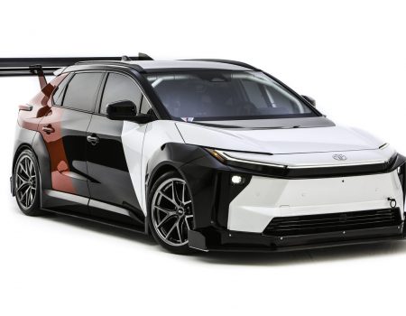 Toyota представила самый экстравагантный электромобиль