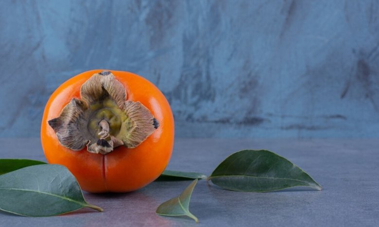 Чем полезна хурма и что она лечит?