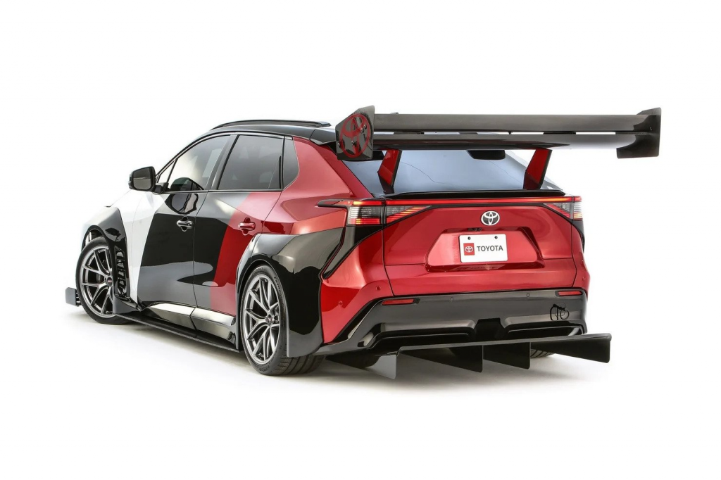 Toyota представила самый экстравагантный электромобиль (фото)