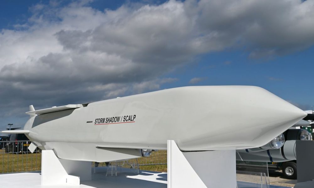 Британия передала Украине новую партию крылатых ракет «Storm Shadow»: что известно о ракете