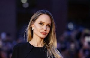 Посещение больницы, cкандал с ТЦК и подарок от херсонцев: что известно о визите Анджелины Джоли в Херсон