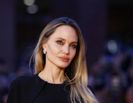 Посещение больницы, cкандал с ТЦК и подарок от херсонцев: что известно о визите Анджелины Джоли в Херсон