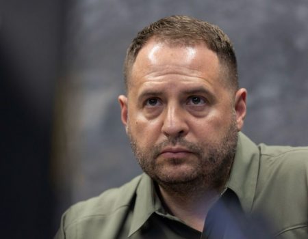 Мошенники представлялись «братом» Ермака и требовали $100 тысяч за должность