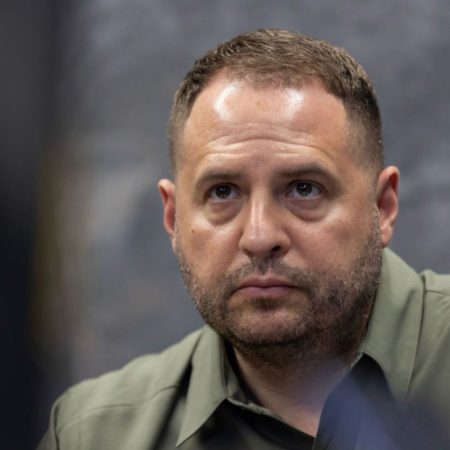 Мошенники представлялись «братом» Ермака и требовали $100 тысяч за должность