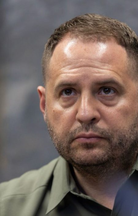 Мошенники представлялись «братом» Ермака и требовали $100 тысяч за должность