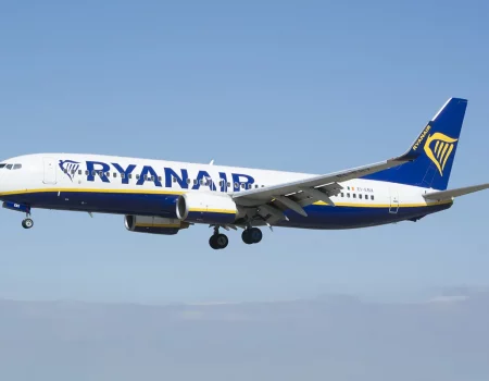 Ryanair переходит на электронные билеты: новые правила посадки