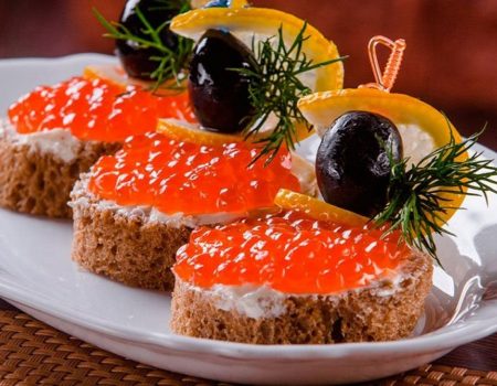 Когда лучше покупать продукты на Новый год, чтобы не переплатить