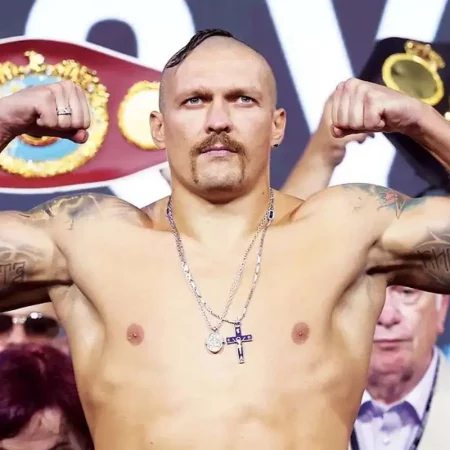 Усик отказался от титула WBO: что ждет украинского чемпиона дальше