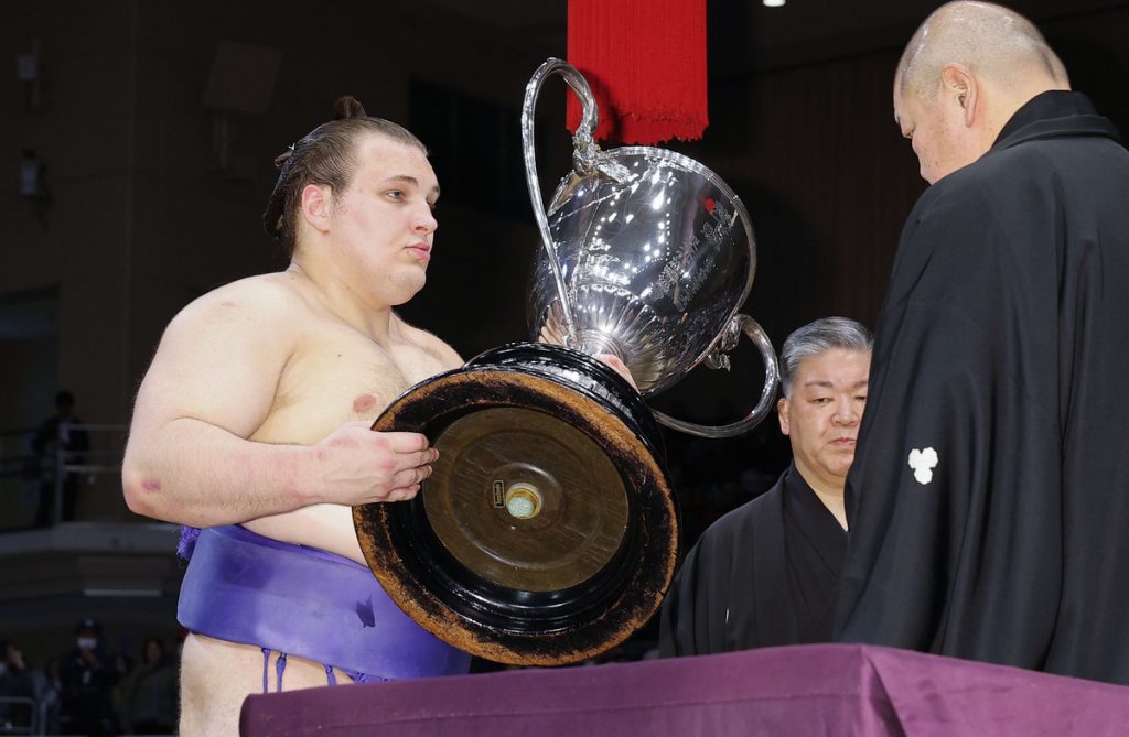 Украинский сумоист Данило Явгусишин выиграл Кубок Императора на Kyushu Basho 2025: что известно о спортсмене Украинский сумоист Данило Явгусишин выиграл Кубок Императора на Kyushu Basho 2025: что известно о спортсмене