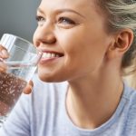 Какой напиток лучше всего увлажняет организм с утра?