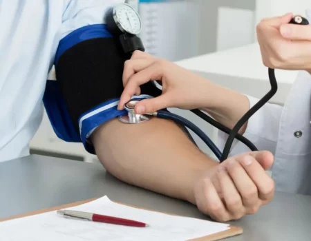 Украинцам после 40 лет дадут 2000 грн на проверку здоровья с 1 января 2025 года