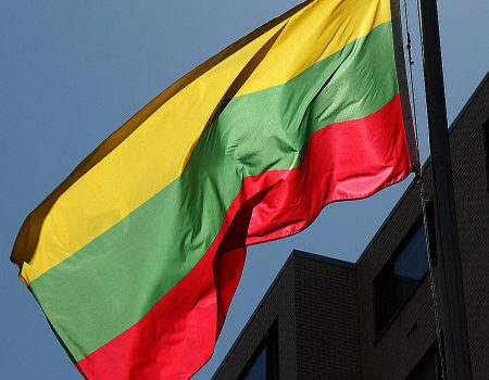 Литва вводит чрезвычайное положение из-за угрозы от метеозондов из Беларуси