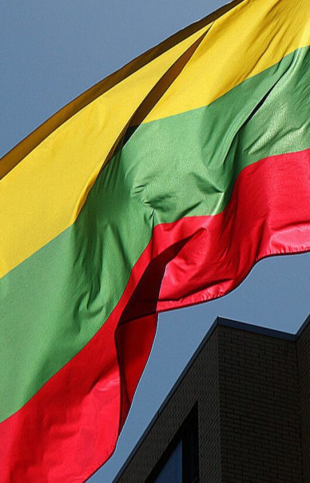 Литва вводит чрезвычайное положение из-за угрозы от метеозондов из Беларуси