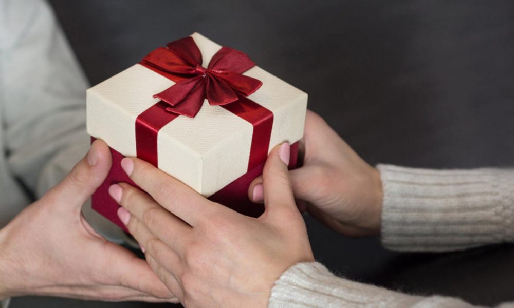Как выбрать идеальный подарок: лучшие универсальные идеи для любого человека