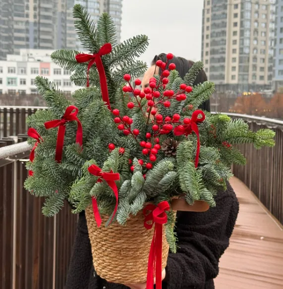 Как красиво украсить низ елки: лучшие идеи для создания праздничной атмосферы